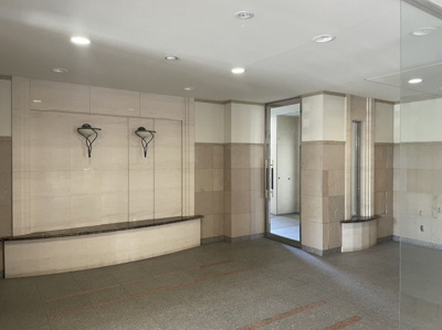 【エントランス】 | ル・サンク舟入 | 共有部分も清潔感があり、綺麗な中古マンションです