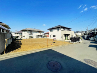 【前面道路含む現地写真】