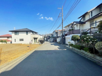 【前面道路含む現地写真】
