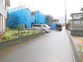 【前面道路含む現地写真】