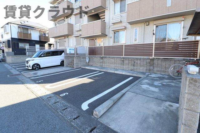 GrandBonheurの駐車場|駐車場があるので、車を買う予定の方も安心です