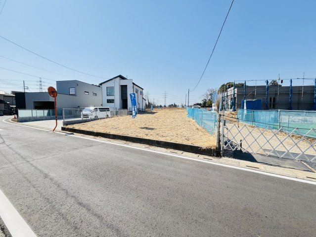 敷地面積105.8坪　売地　鶴ヶ島市三ツ木　の外観|更地　敷地面積約１０５坪！建築条件なし！お買い物施設が至近♪現地（2026年2月）撮影