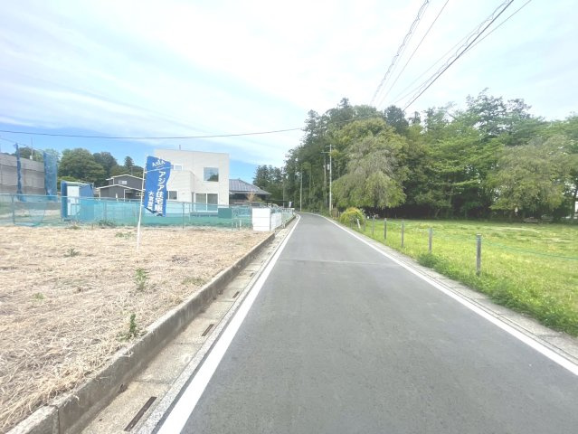 敷地面積105.8坪　売地　鶴ヶ島市三ツ木　の前面道路含む現地写真|現地（2026年4月）撮影