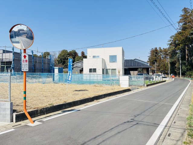 敷地面積105.8坪　売地　鶴ヶ島市三ツ木　の前面道路含む現地写真|現地（2026年2月）撮影