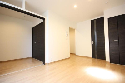 【居間・リビング】 | フェルメール千早 | 別号室の写真になります。現況優先。