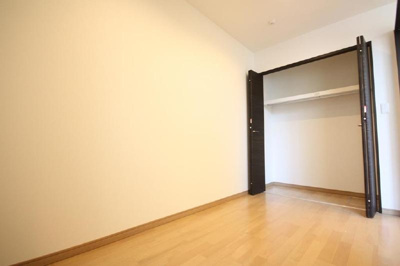【収納】 | フェルメール千早 | 別号室の写真になります。現況優先。