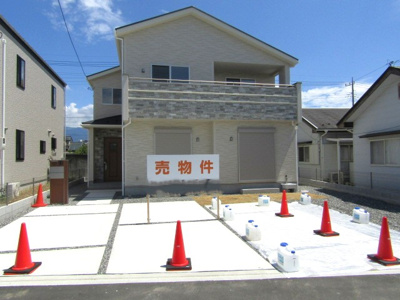 【外観】 | ブルーミングガーデン　甲斐市万才　1号棟 | 外観は落ち着いています