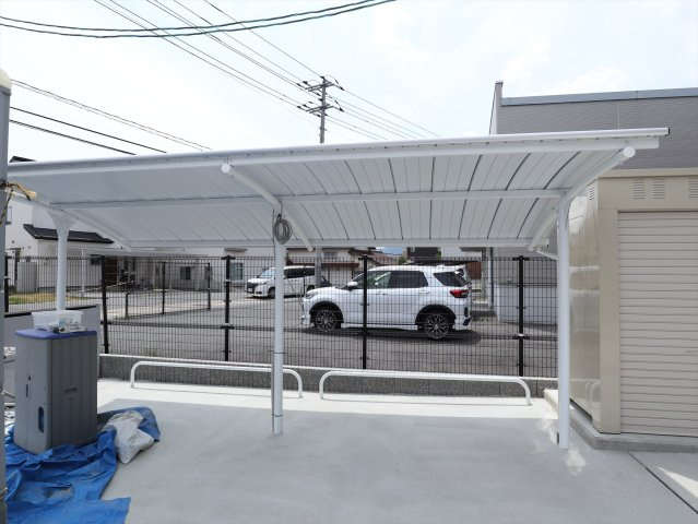 メゾン　アンシェンヌの駐車場