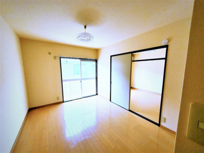 【居間・リビング】 | フレグランスコスモAB | ゆったり過ごせるリビングです