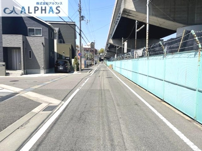 【前面道路含む現地写真】 | 明石市大久保町谷八木　中古戸建 | 前面道路広々♪