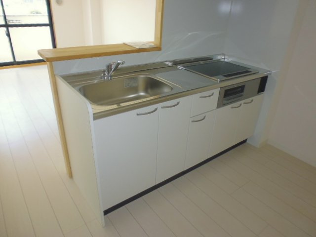 T-style kurashikiのキッチン|3口ＩＨコンロ付きシステムカウンターキッチン