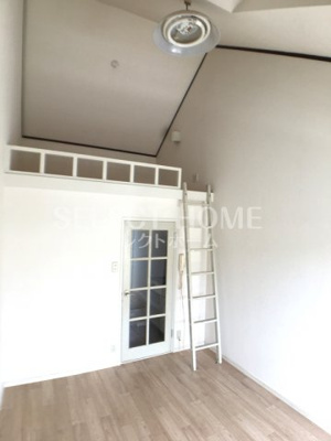 【寝室】 | アルシャイン岡崎Ⅲ | 開放的な寝室です