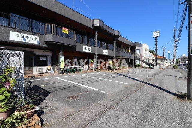 アガタビルの駐車場