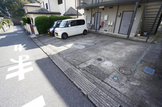 【駐車場】