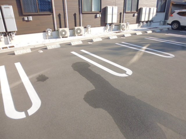 ディリジェントエイトの駐車場