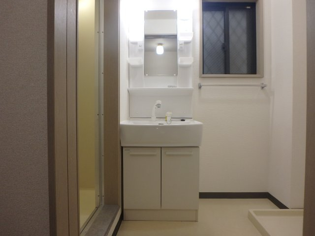 【洗面所】 | ピュアハウス青蘭館 | スペースが確保できる洗面所です