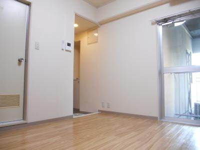 リエス東堀川の洋室