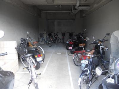 リエス東堀川の駐車場|駐輪場