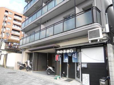 リエス東堀川のエントランス