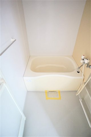 ミリアビタＮＯ８の浴室