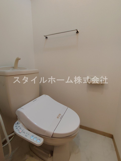 【トイレ】 | シャルム向山 | 別部屋写真です。