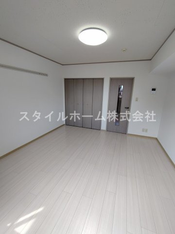 【居間・リビング】 | シャルム向山 | 別部屋写真です。