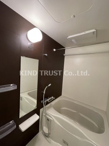 アーバンパークウメダウエストの浴室|コンパクトで使いやすいお風呂です