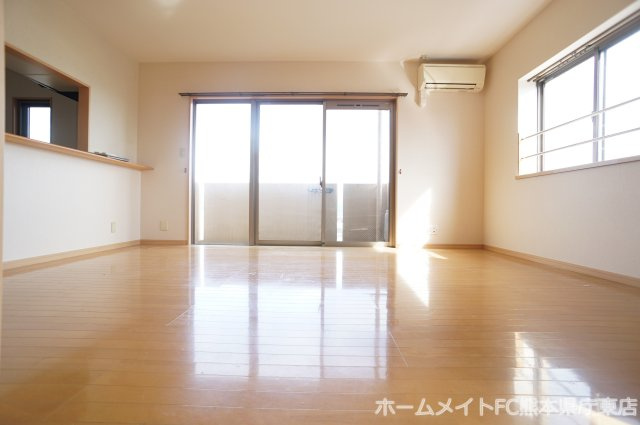 熊本市東区御領８丁目の賃貸マンションの居間・リビング