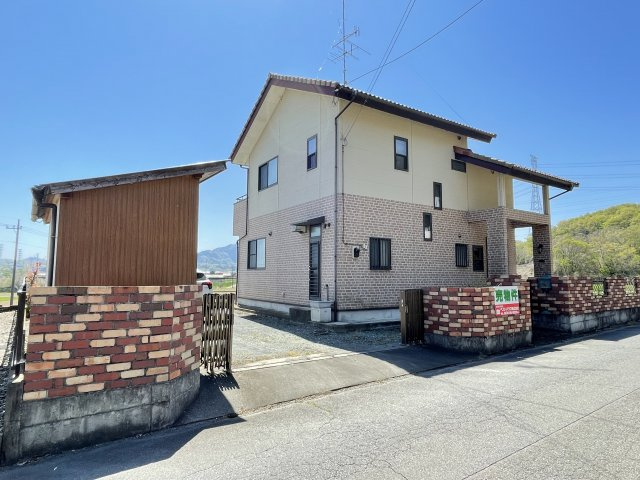 藤岡市緑埜　中古の前面道路含む現地写真