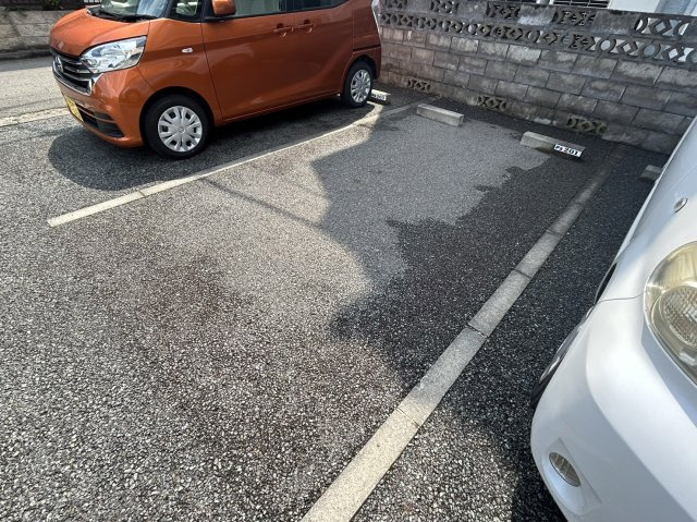 ベルフラワーの駐車場
