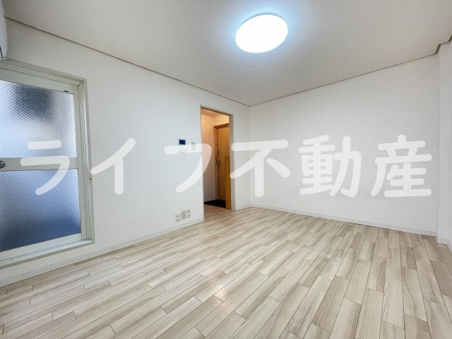 ソラーナ八戸ノ里の内装|明るい室内です