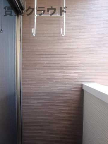 サンコスモスのバルコニー|暖かな日差しのふりそそぐバルコニー