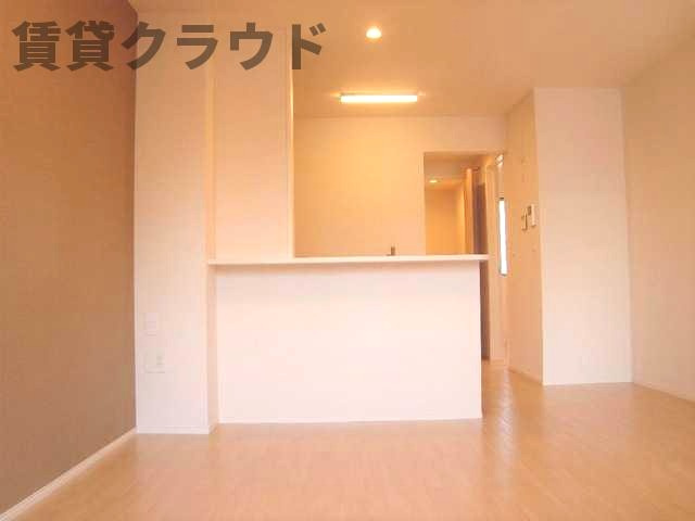 サンコスモスの居間・リビング|こちらのリビングで趣味の時間をお楽しみください