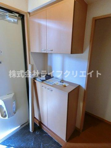 リビングタウン石川町Bの収納