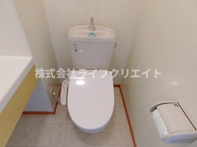 リビングタウン石川町Bのトイレ