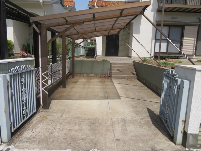 吉井町南陽台　中古の駐車場