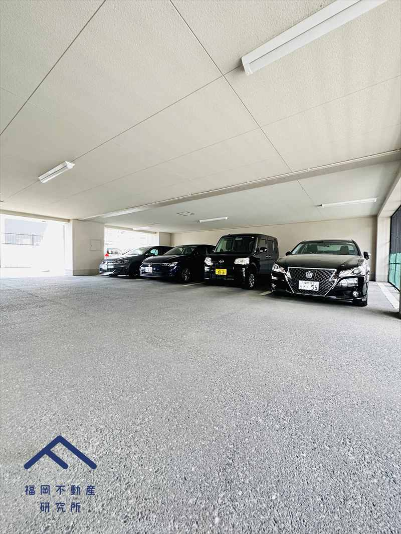 ファミール高宮の駐車場