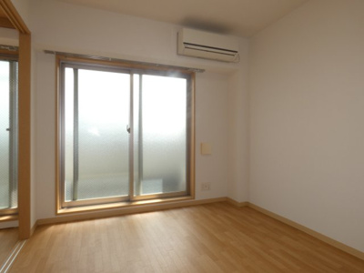 【寝室】 | プルミエール小作 | 5.6帖居室