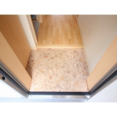 【玄関】 | プルミエール小作 | シューズボックスのある玄関です