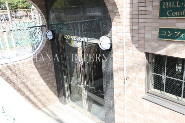 ヒルハウスコンフォート２のエントランス