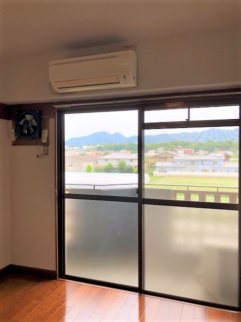 シャローム山城の洋室