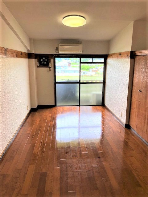 シャローム山城の洋室