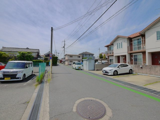 ルネサス木津の駐車場