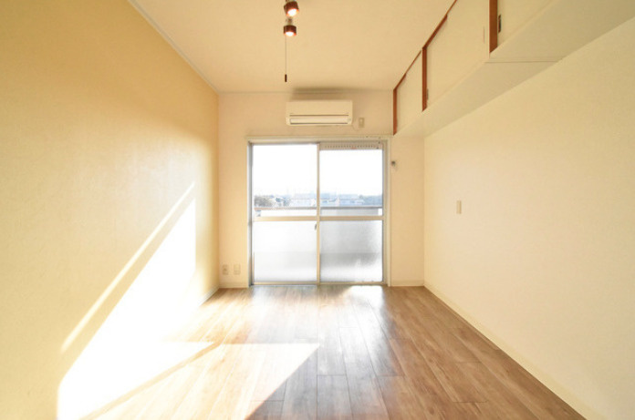 【10,000円キャッシュバック対象物件】の居間・リビング|使いやすい居間です