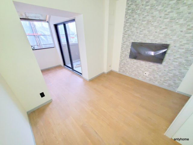 エイトステイツ玉造 仲介手数料無料の居間・リビング