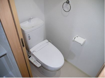 Apartment-Rabo（アパートメントーラボ）【キャッシュバック対象物件】のトイレ|清潔感のあるトイレです