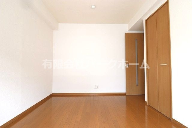 コーポ舟入川の洋室