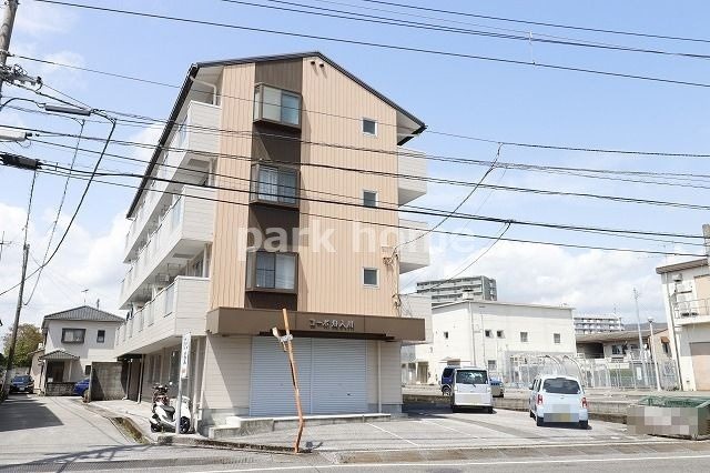 コーポ舟入川の外観