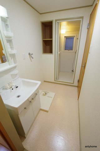 シャトー中尾　仲介手数料無料の洗面所