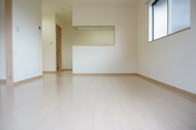 熊本市東区錦ケ丘のアパートの居間・リビング